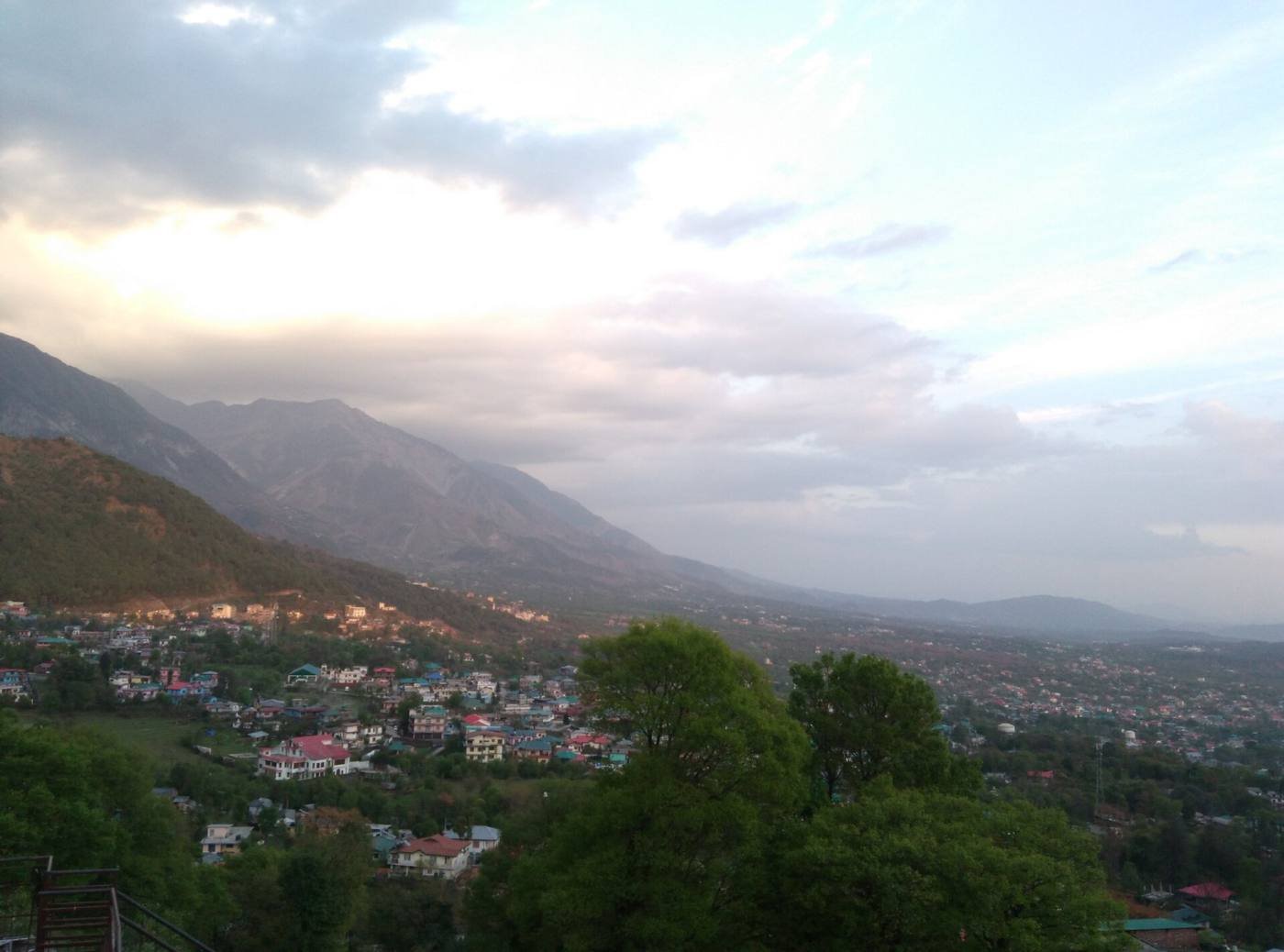 Dharamshala to Pathankot Taxi
